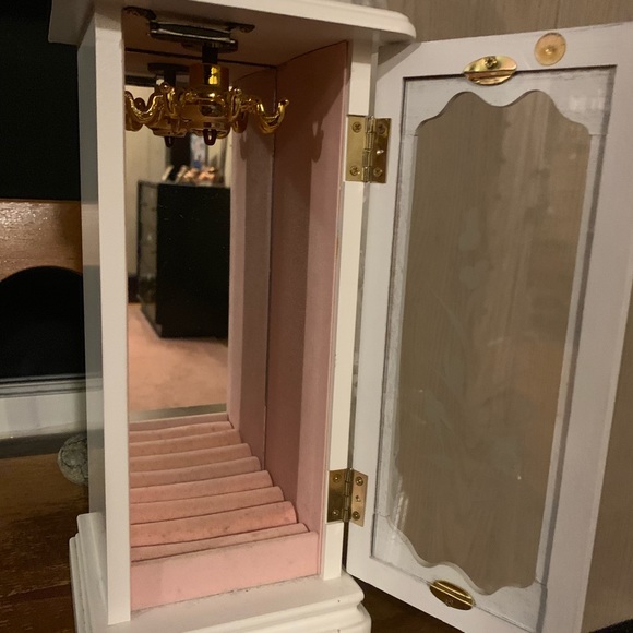 Jewelry Box - Picture 5 of 6